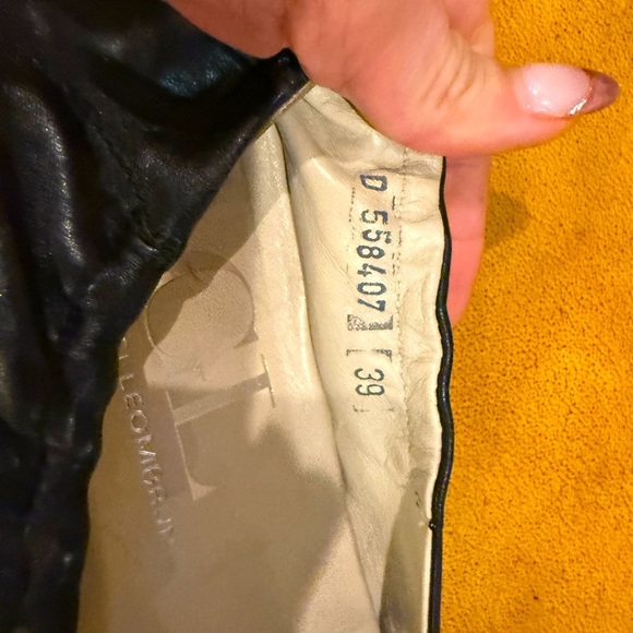 AGL Black Leather Peep Toe Flats Metallic Strap Gold Buckle Size 9 MSRP $350 - Picture 8 of 8